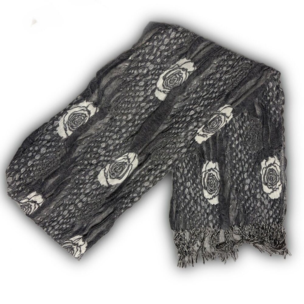 Rose Gray Patterned Knit Scarf